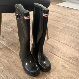 Black hunter tall rain boots